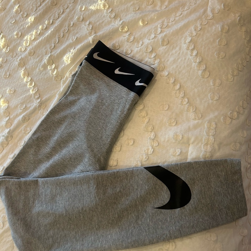 Nike Gray and Black Leggings Athletic Performance